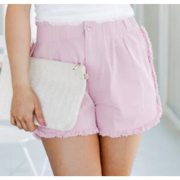 New ~ PINK LILY BOUTIQUE ~ Frayed Hem Paper Bag Denim Shorts Size Medium - Picture 2 of 6